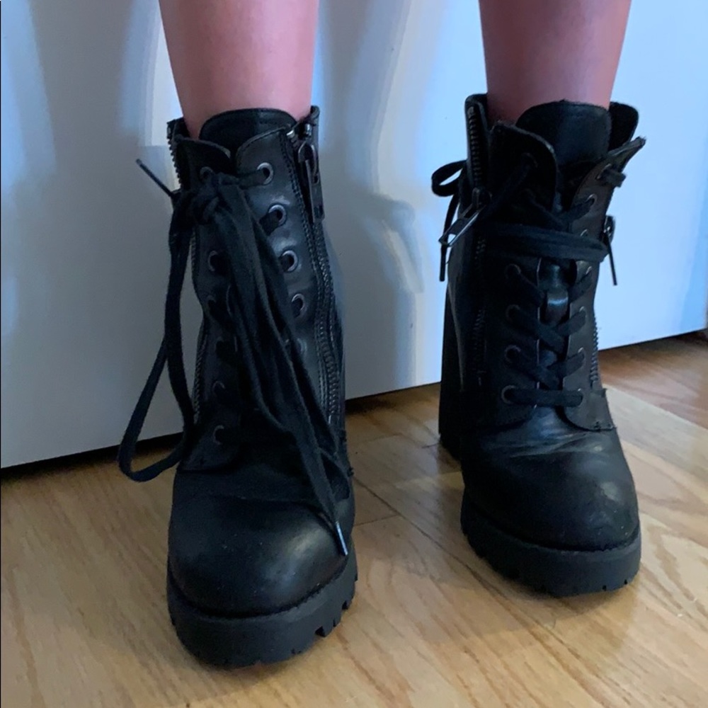 Ash Black Leather Lug Sole Combat boot